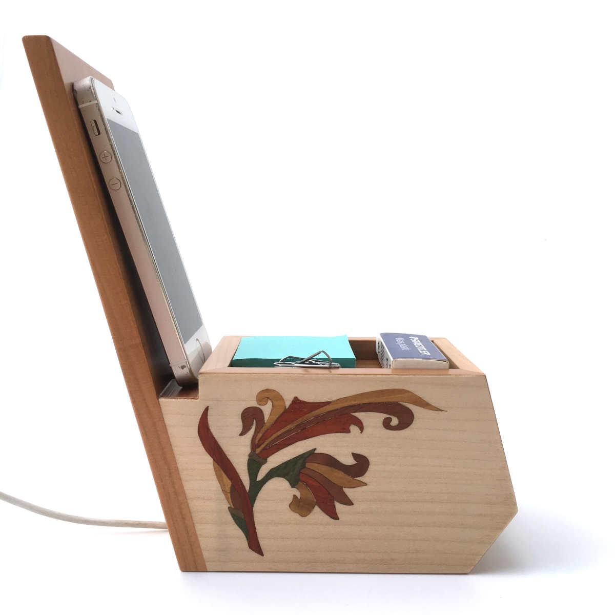 Organisateur de bureau en bois avec support téléphone, marqueterie